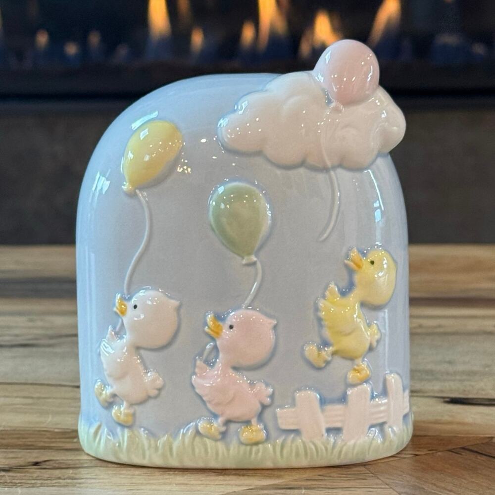 Vintage Lillian Vernon Baby Duck Coin Bank Blue Skies Collection 3D Nursery